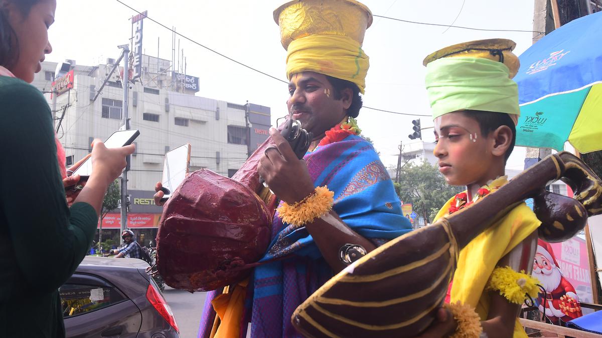 Traditional Gangireddula melalu, Haridasulu take the digital route this Sankranti